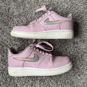 Women’s Air Force 1’s